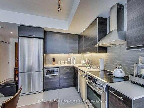 321-3 Market St, Toronto, ON - Indoor Photo Showing Kitchen With Upgraded Kitchen