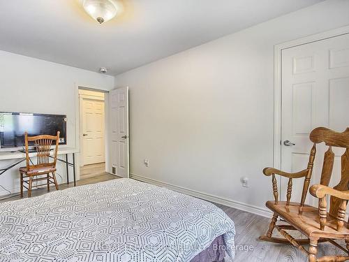 33 Oak Ave, East Gwillimbury, ON - Indoor Photo Showing Bedroom