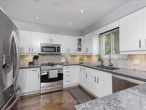 8 Hiram Rd, Richmond Hill, ON - Indoor Photo Showing Kitchen With Stainless Steel Kitchen With Double Sink With Upgraded Kitchen