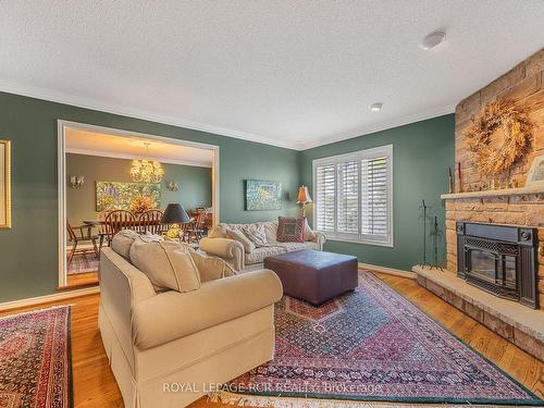 5 William Linton Tr, Whitchurch-Stouffville, ON - Indoor Photo Showing Living Room With Fireplace