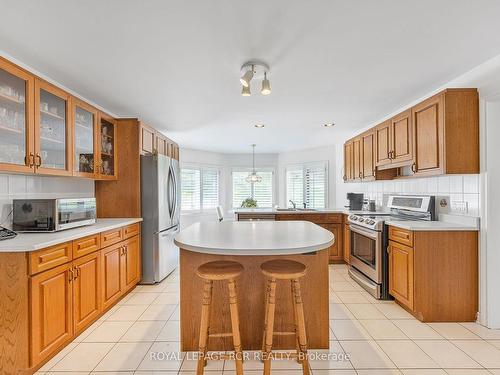 5 William Linton Tr, Whitchurch-Stouffville, ON - Indoor Photo Showing Kitchen