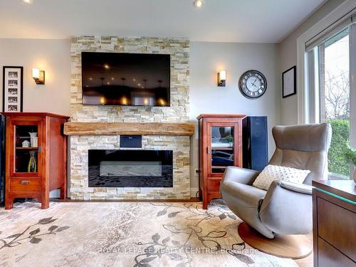 3375 The Credit Woodlands, Mississauga, ON - Indoor Photo Showing Living Room With Fireplace