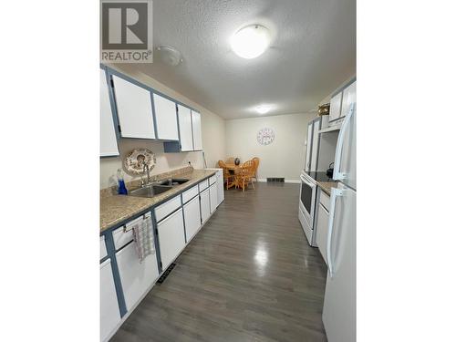 2168 Clarke Ave, Merritt, BC - Indoor Photo Showing Kitchen With Double Sink