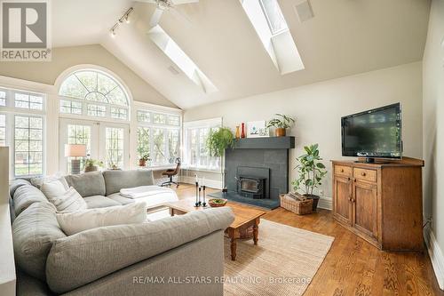 87 Church Street N, Whitchurch-Stouffville, ON - Indoor Photo Showing Living Room With Fireplace
