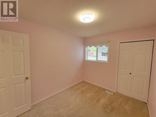 819 10Th Avenue, Keremeos, BC - Indoor Photo Showing Other Room