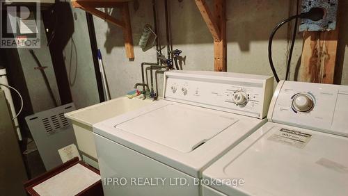 21 - 180 Forum Drive, Mississauga, ON - Indoor Photo Showing Laundry Room