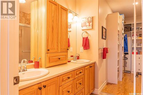 101 2800 Lakeview Drive, Prince Albert, SK - Indoor Photo Showing Bathroom