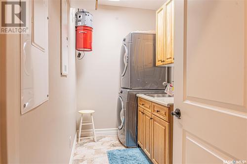 101 2800 Lakeview Drive, Prince Albert, SK - Indoor Photo Showing Laundry Room