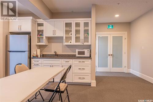101 2800 Lakeview Drive, Prince Albert, SK - Indoor Photo Showing Kitchen