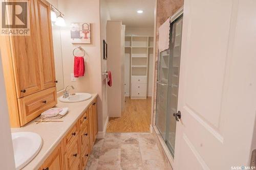 101 2800 Lakeview Drive, Prince Albert, SK - Indoor Photo Showing Bathroom