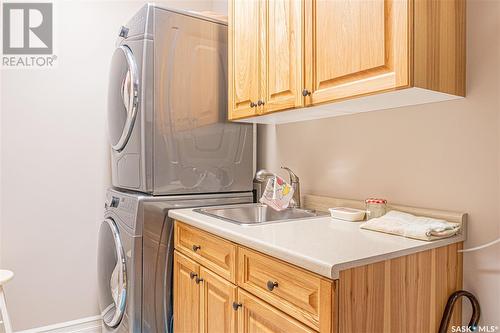 101 2800 Lakeview Drive, Prince Albert, SK - Indoor Photo Showing Laundry Room