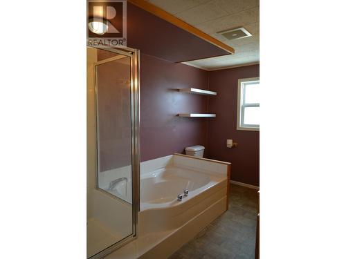 2060 Birch Ave, Merritt, BC - Indoor Photo Showing Bathroom