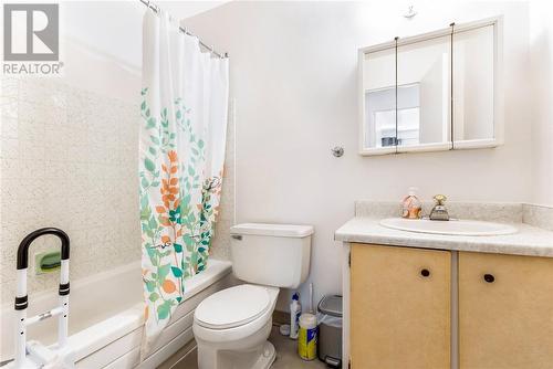 1590 Kelly Lake Road, Sudbury, ON - Indoor Photo Showing Bathroom