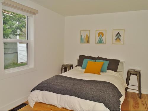 2131 Queen Street, Rossland, BC - Indoor Photo Showing Bedroom