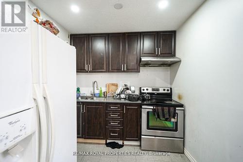 86-88 Mary Street W, Kawartha Lakes, ON - Indoor Photo Showing Kitchen
