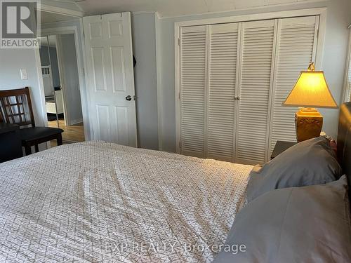 1 Bells Park Road, Wasaga Beach, ON - Indoor Photo Showing Bedroom