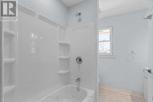138 Peel Street, Barrie, ON - Indoor Photo Showing Bathroom
