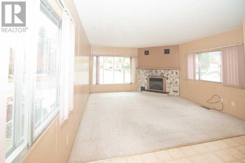 41-254 Merritt-Spences Bridge Highway, Merritt, BC - Indoor Photo Showing Living Room With Fireplace