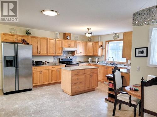 463 Morgan Ave, Merritt, BC - Indoor Photo Showing Kitchen