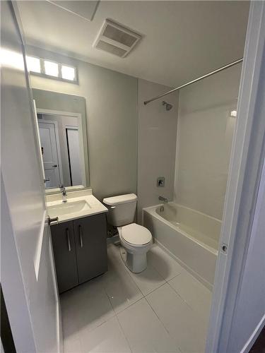 15 Queen Street S|Unit #302, Hamilton, ON - Indoor Photo Showing Bathroom
