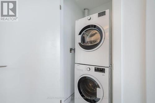 712 - 1195 The Queensway, Toronto, ON - Indoor Photo Showing Laundry Room