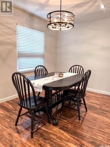 635 8Th Avenue Ne, Swift Current, SK - Indoor Photo Showing Dining Room