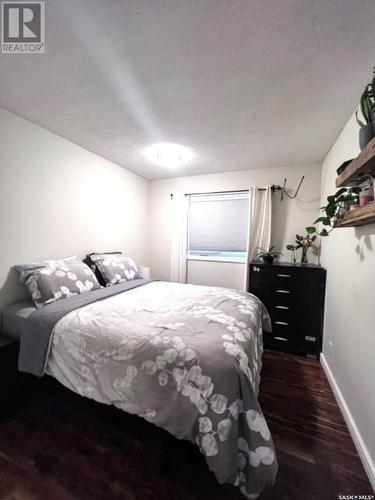 635 8Th Avenue Ne, Swift Current, SK - Indoor Photo Showing Bedroom