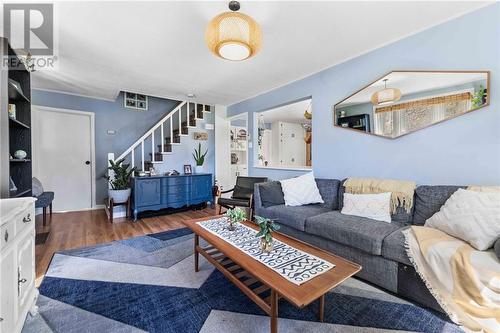 7 River Street, Killaloe, ON - Indoor Photo Showing Living Room