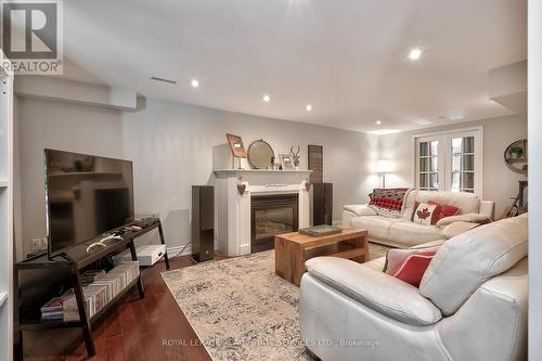 1522 Canada Court, Oakville, ON - Indoor Photo Showing Living Room With Fireplace