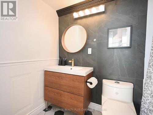 704 - 212 Kerr Street, Oakville, ON - Indoor Photo Showing Bathroom
