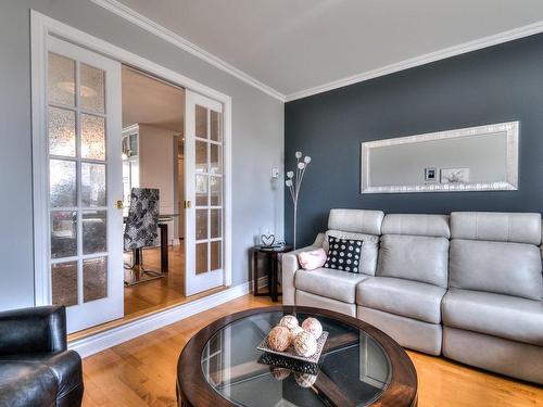 Living room - 889 Rue Coloniale, Saint-Jean-Sur-Richelieu, QC - Indoor Photo Showing Living Room
