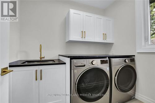 23 Redford Road, London, ON - Indoor Photo Showing Laundry Room