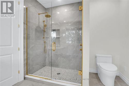 23 Redford Road, London, ON - Indoor Photo Showing Bathroom