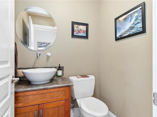 580 Island Hwy, Campbell River, BC - Indoor Photo Showing Bathroom