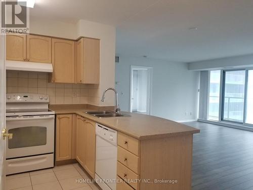 1702 - 5508 Yonge Street, Toronto, ON - Indoor Photo Showing Kitchen With Double Sink