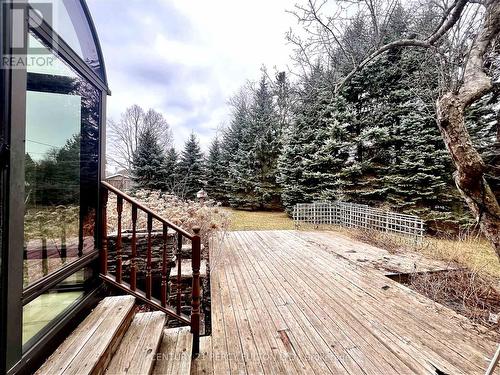 27 Willow Park Drive, Whitby, ON - Outdoor