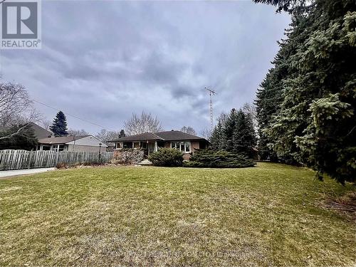 27 Willow Park Drive, Whitby, ON - Outdoor