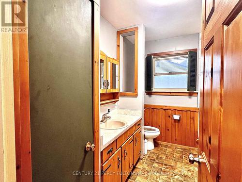 27 Willow Park Drive, Whitby, ON - Indoor Photo Showing Bathroom