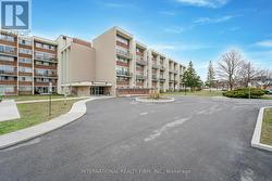 135 - 1050 STAINTON DRIVE  Mississauga, ON L5C 2T7