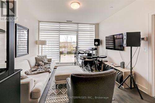 Gr25 - 1575 Lakeshore Road W, Mississauga, ON - Indoor