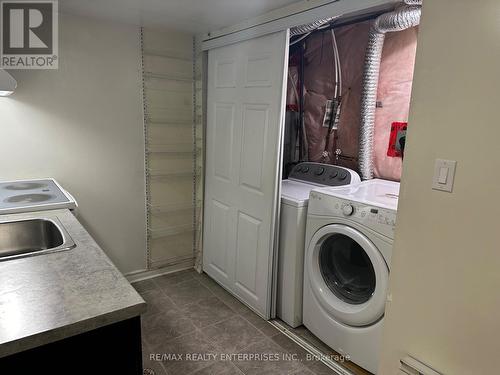 198 - 180 Mississauga Valley Boulevard, Mississauga, ON - Indoor Photo Showing Laundry Room
