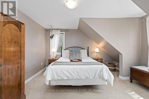 986 Black Road, Prince Edward County, ON - Indoor Photo Showing Bedroom