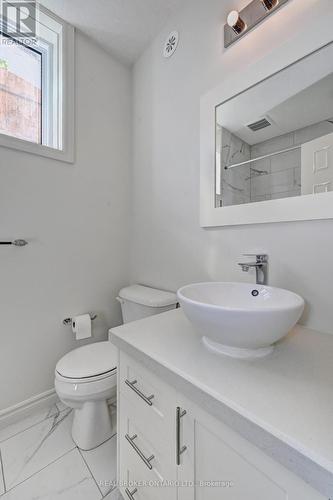 8A - 164 Heiman Street, Kitchener, ON - Indoor Photo Showing Bathroom