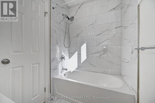 8A - 164 Heiman Street, Kitchener, ON - Indoor Photo Showing Bathroom
