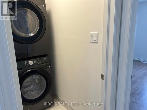 190 Elliot Avenue W, Centre Wellington, ON - Indoor Photo Showing Laundry Room