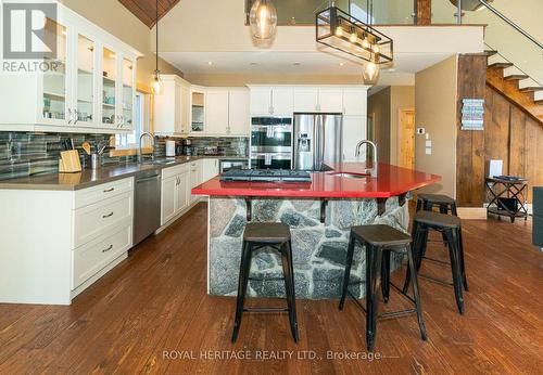 15 Lake Street, Kearney, ON - Indoor Photo Showing Kitchen With Stainless Steel Kitchen