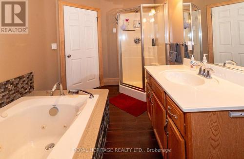 15 Lake Street, Kearney, ON - Indoor Photo Showing Bathroom
