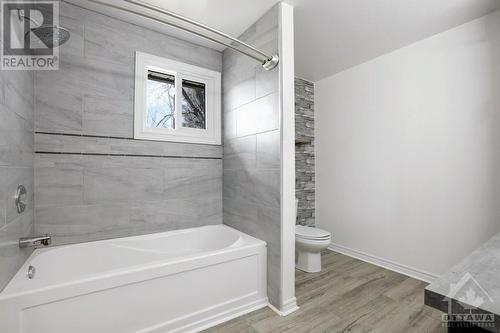 1183 Burns Drive, Pembroke, ON - Indoor Photo Showing Bathroom