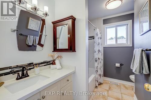 444 Oak Street, Newmarket, ON - Indoor Photo Showing Bathroom