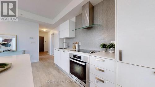 2607 - 9 Bogert Avenue, Toronto, ON - Indoor Photo Showing Kitchen With Upgraded Kitchen